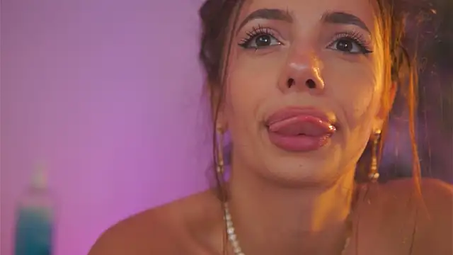 Chat XXX ao vivo de Aisha_Bee