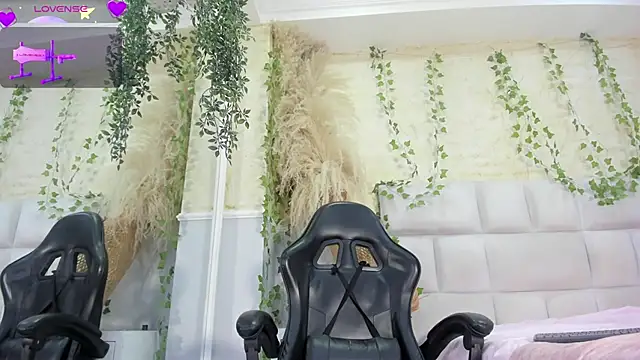 ScarletEvanss_'s Live XXX Chat