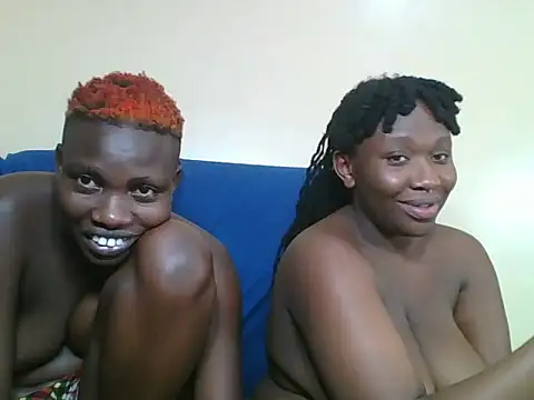 LunaCharm2's Live XXX Chat