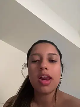 Lusty_Lunaa Chat XXX in diretta