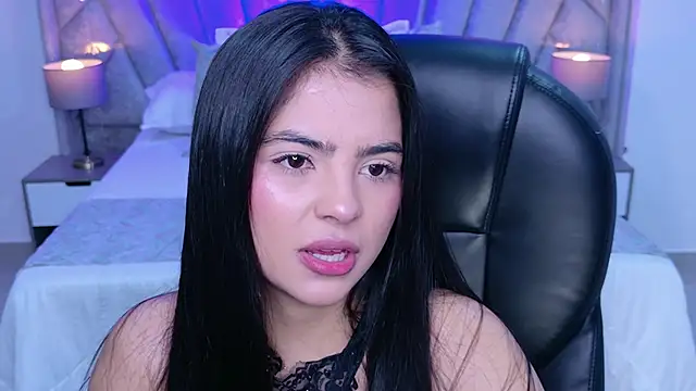 Layla_Breezee Chat XXX in diretta