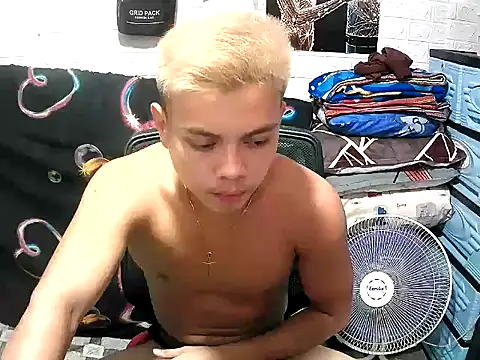 Živý XXX chat Theboy_cummerx69