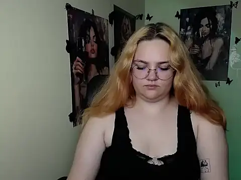 Chatroom XXX en direct de RinaRiii