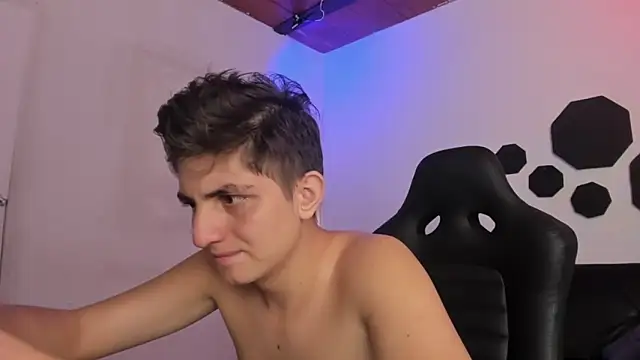 atilaepic Chat XXX live