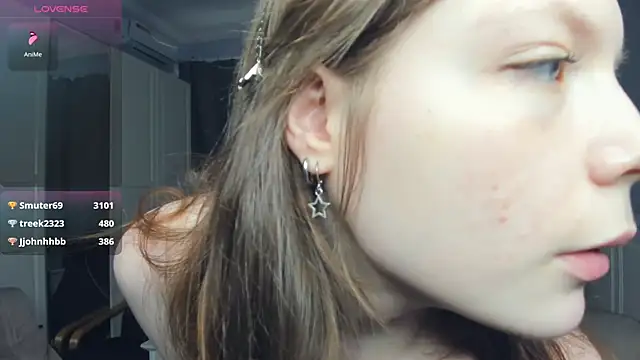 Chatroom XXX en direct de LavenderMitten