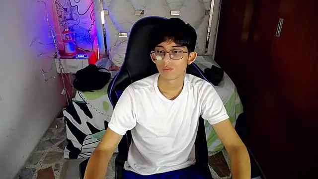 zxvn_n's Live XXX Chat