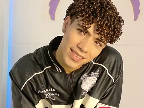 XXX chat uživo modela Monyel_Blake