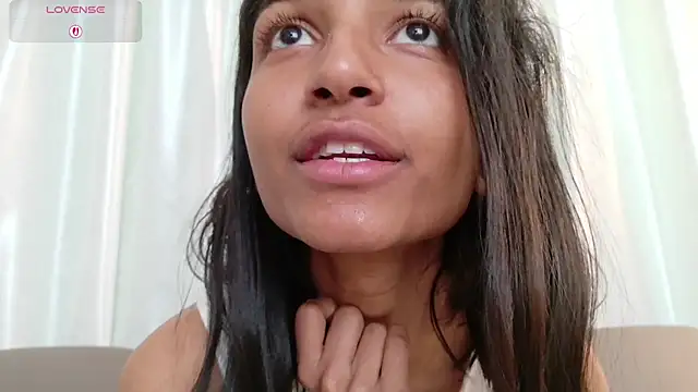 Chat +18 de YuliethPetite ao vivo