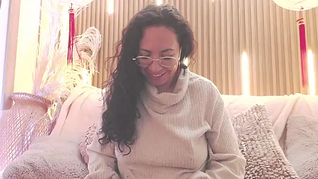 Chat +18 de Velvet_Curly ao vivo