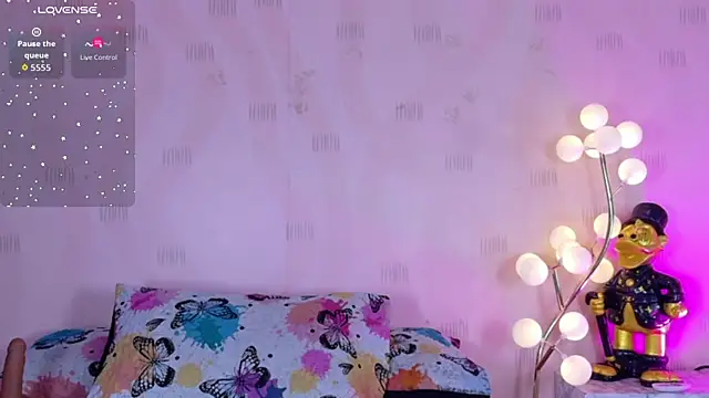 ThinPrincesss élő XXX-chatje