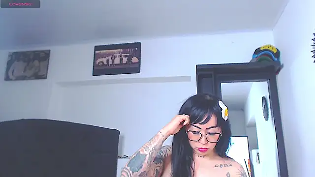 Vicky_hotmilf Adlı Modelin Canlı XXX Sohbeti
