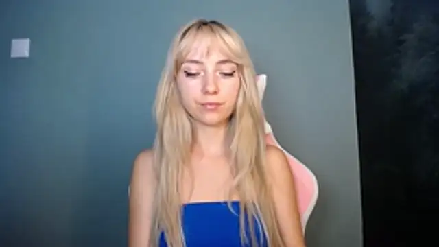 LuciaYoung's Live XXX Chat