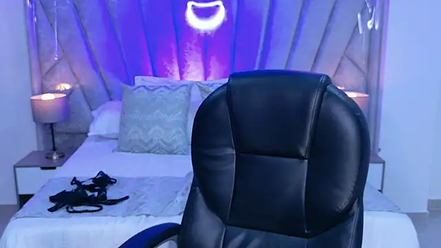 Chat XXX en directo de Layla_Breezee