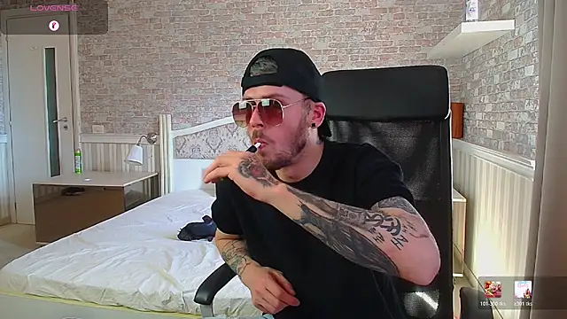JonahShaw Live XXX-chat