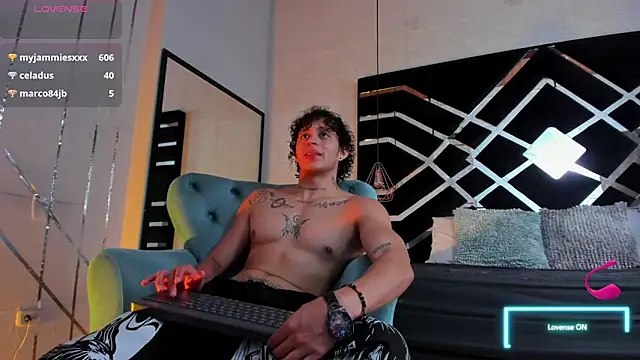 Živý XXX chat JayTaylorr