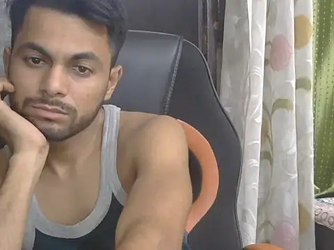Stubborndesiboy's Live XXX Chat