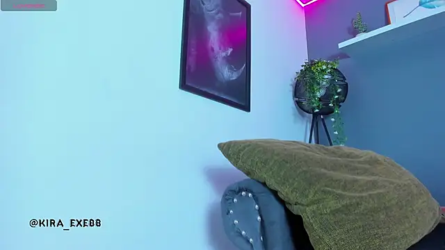 Kira_Exe_ Chat XXX in diretta