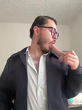 SubBoy_bear élő XXX-chatje