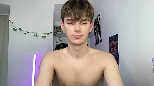 YourMilkyGuyn Live XXX chat