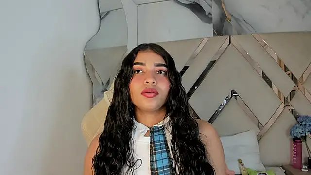 Chat +18 de honeyhtx ao vivo