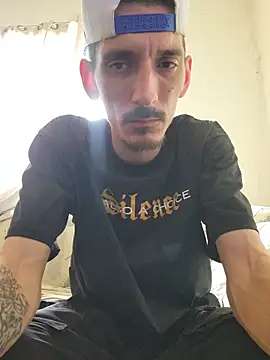 Matthew_204 élő XXX-chatje