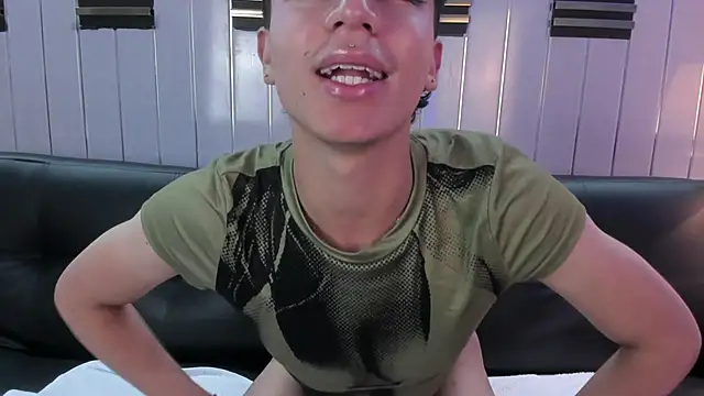 Chat XXX ao vivo de Shadow_Booy