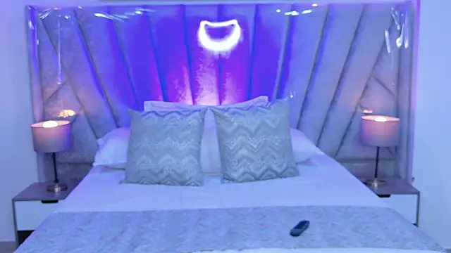 Layla_Breezee élő XXX-chatje