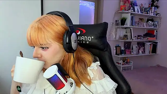 CutieSiesta's Live XXX Chat