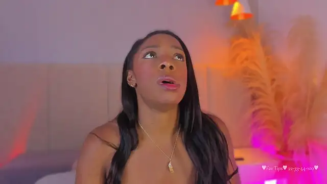 XXX chat uživo modela aprilebony_