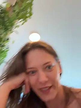 JulieLittleLoven Live XXX chat