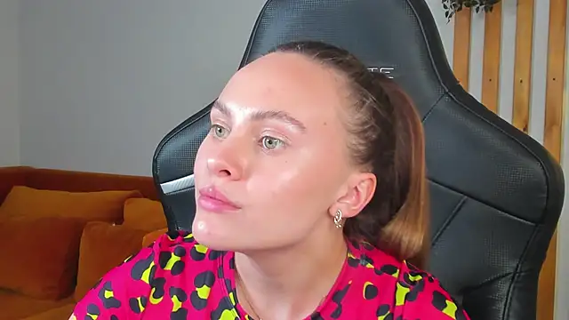 LumeriSoren's Live XXX Chat