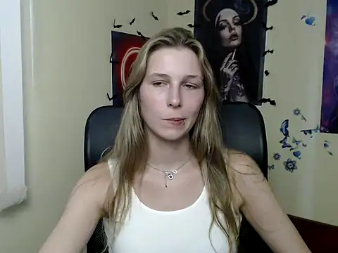 StrangerGi Chat XXX live