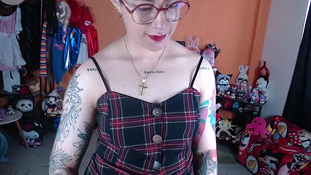 Chat +18 de MissMiia2 ao vivo