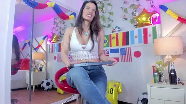 AmyRox_ Chat XXX in diretta