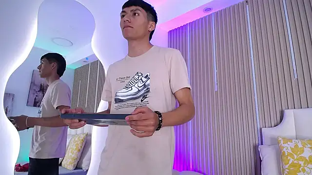 AdrianStark_ – Naživo XXX chat