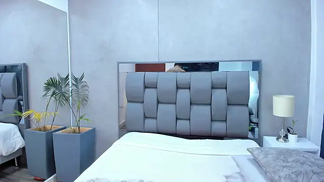 Chat +18 de Charlie___Musk ao vivo