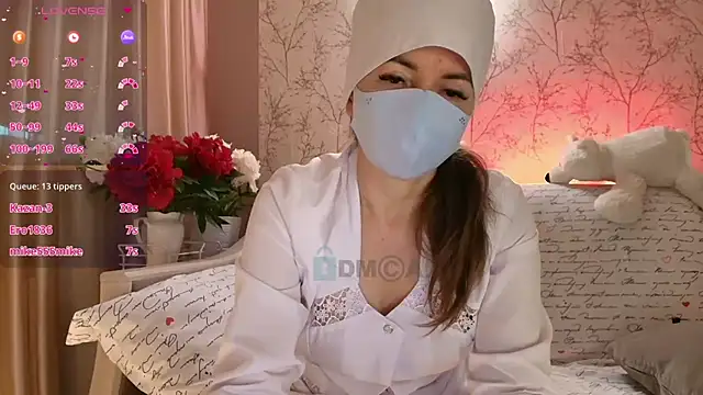 MilfeaN XXX чат на живо