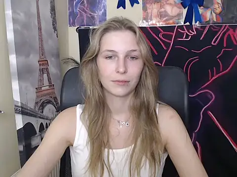 StrangerGi Live XXX Chat