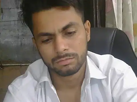 Stubborndesiboy live XXX chat