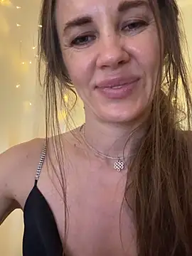 دردشة LucieMack الجنسية المباشرة