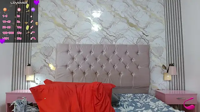 Chat XXX en directo de Mia_Hiills