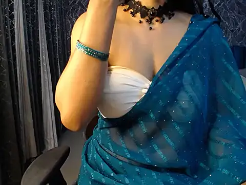 Tokiyo_xo Adlı Modelin Canlı XXX Sohbeti