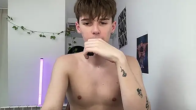 YourMilkyGuy Live XXX-Chat