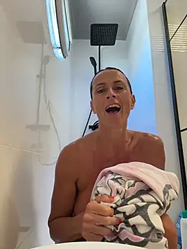 Онлайн чат XXX clarastrip