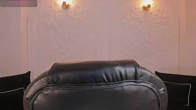 NatalieLewis' Live XXX Chat
