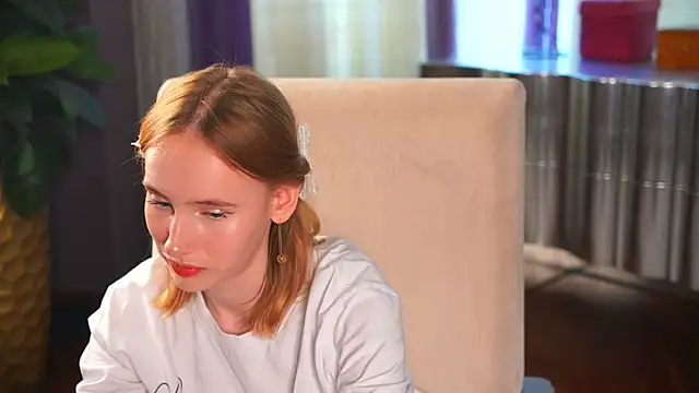 HelaineLube's Live XXX Chat