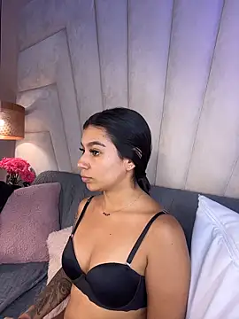 AlyssaRay XXX чат на живо