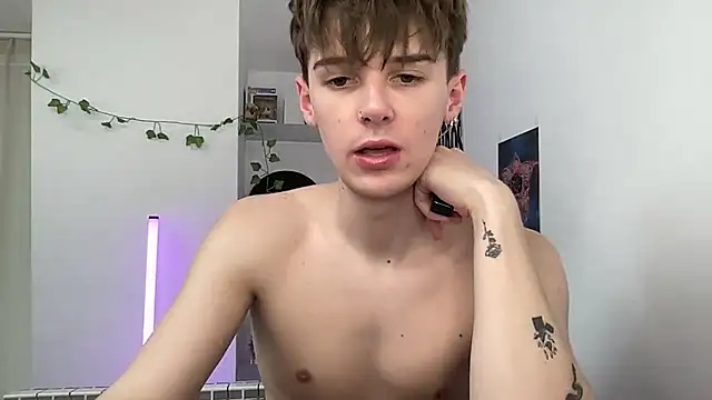 Chat +18 de YourMilkyGuy ao vivo