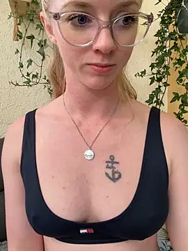 LinaLeana 现场XXX聊天