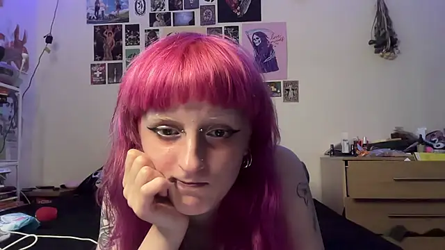XXX chat uživo modela batzy666